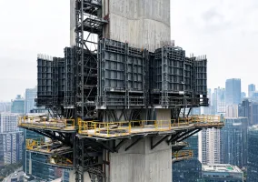 High-rise core climbing formwork